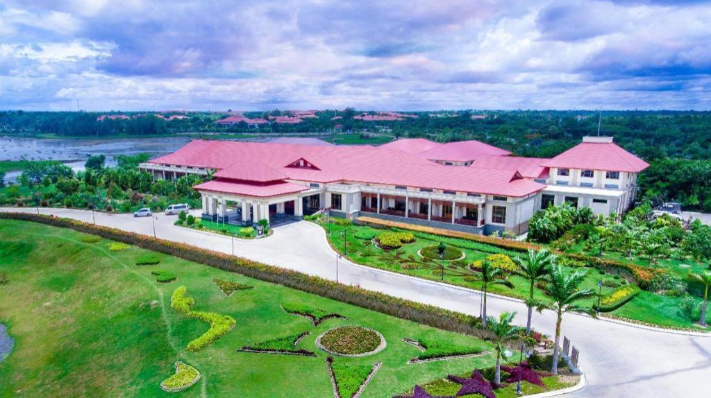 Horizon Lake View Resort Naypyidaw Exterior photo